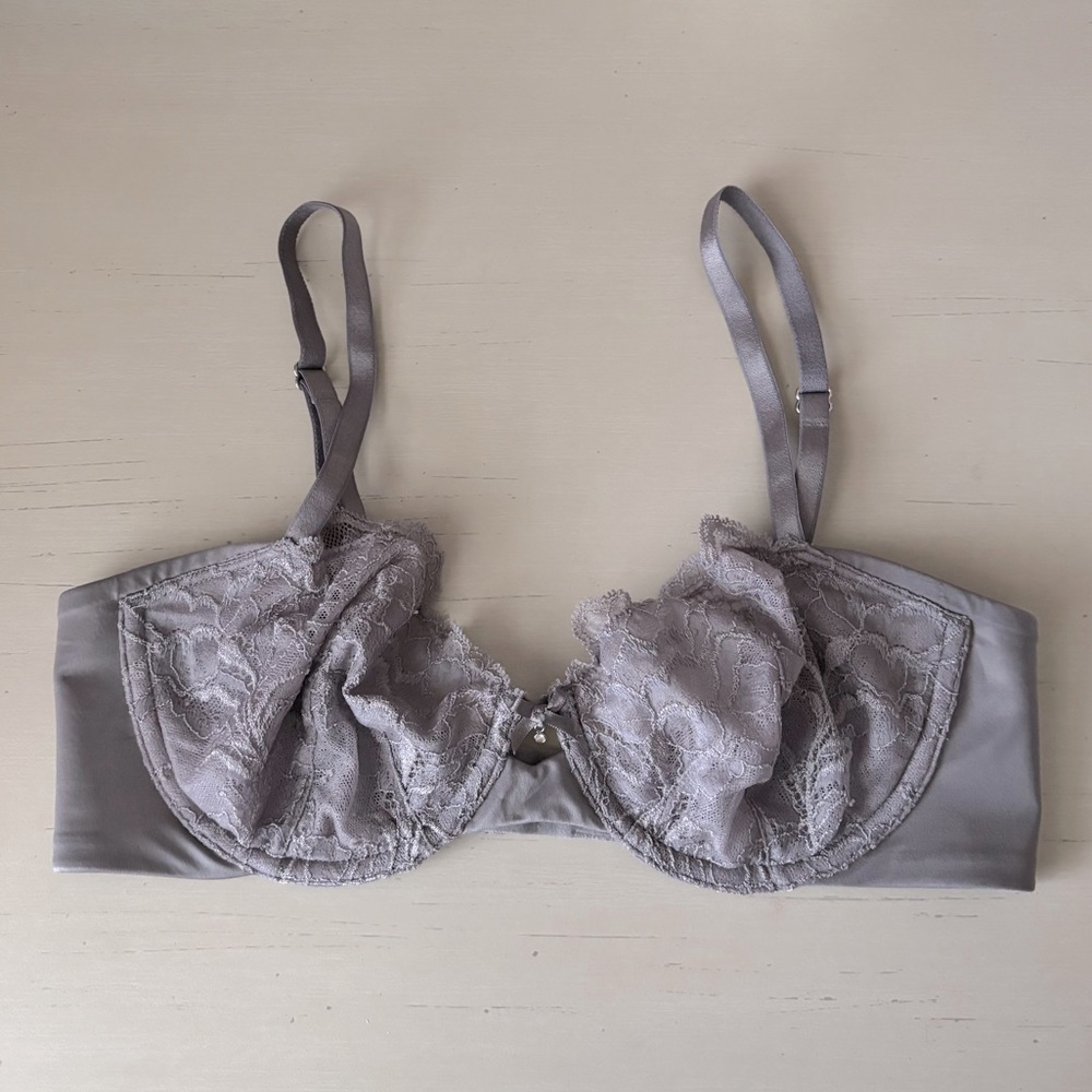 Y2k Victoria’s Secret periwinkle grey lace and satin unlined demi bra 34C